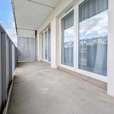 Apartament Jagodno Comfort By Bookinghost